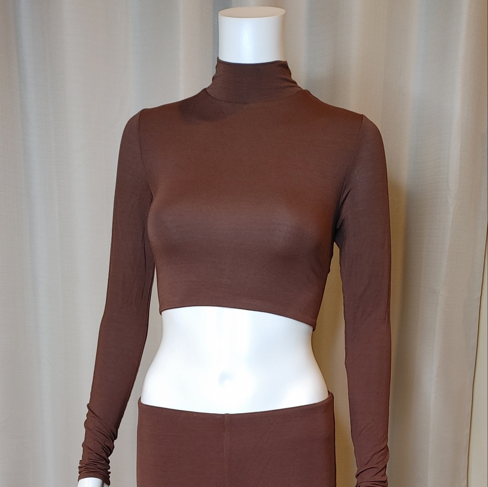 NAKED WARDROBE "DOWN MY NECK CROP TOP, CHOCOLATE L - Picture 6 of 11